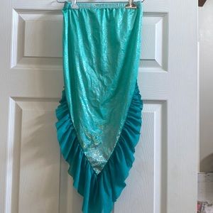 Girls Mermaid skirt Medium (7/8)